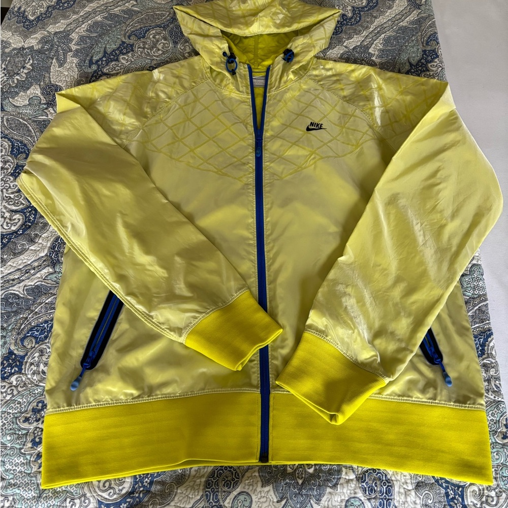 Nike Men's Yellow Hooded Jacket